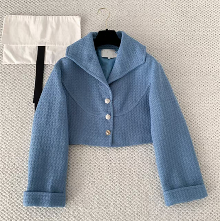 Clothing Style Winter - ملابس نسائية مخصصة على الطراز الأوروبي