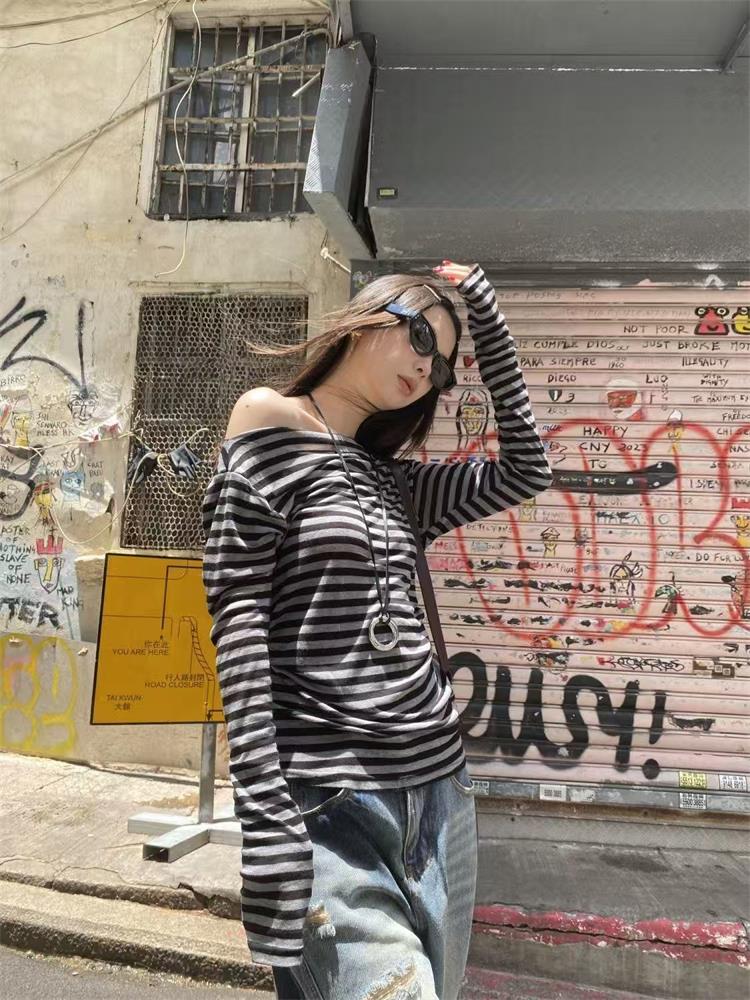 تي شيرت نسائي بتصميم جمالي من  - مراجعة Winter Clothing Aesthetic وسعره