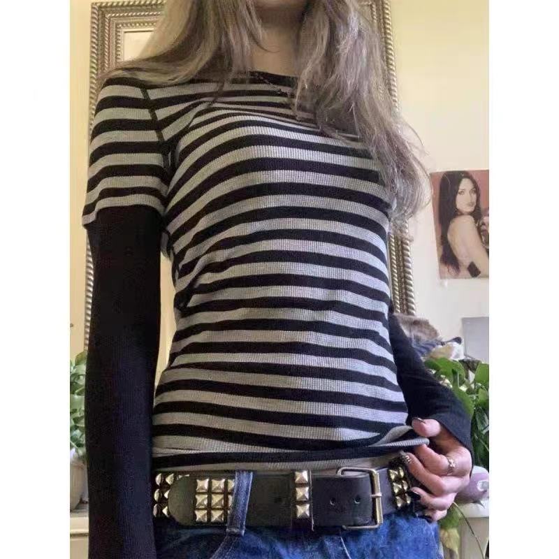 قميص بأكمام طويلة بطبعة صحيفة  - مراجعة Winter Clothing Aesthetic وسعره