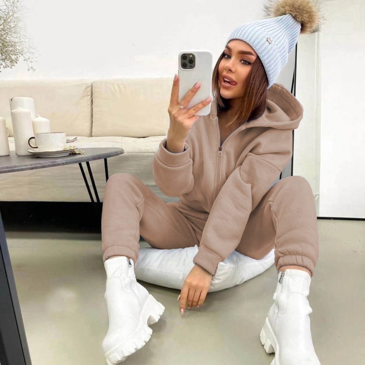 طقم من قطعتين بسحاب للنساء ، م - مراجعة Winter Clothing Kit وسعره